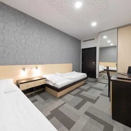 מלון Bnc - Restaurant - Bowling ברטיסלאבה