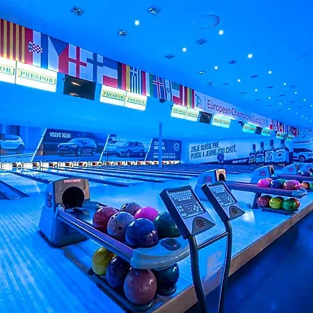 Bnc - Restaurant - Bowling 3*