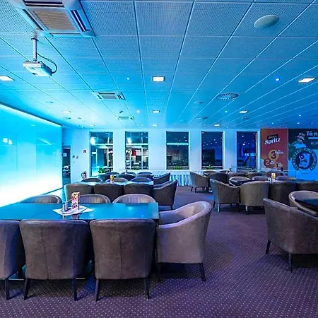 Отель Bnc - Restaurant - Bowling Братислава