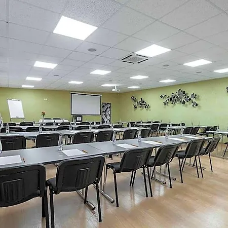 Bnc - Restaurant - Bowling Отель Братислава