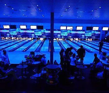 מלון Bnc - Restaurant - Bowling