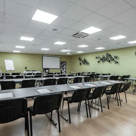 Bnc - Restaurant - Bowling מלון