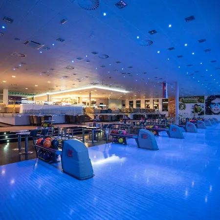 Bnc - Restaurant - Bowling ブラチスラヴァ