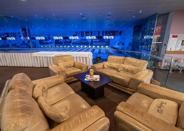 Bnc - Restaurant - Bowling فندق براتسيلافا