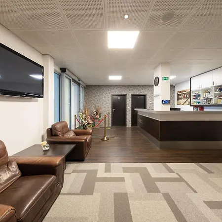 酒店 Bnc酒店 - 餐厅 - 保龄球 布拉迪斯拉发