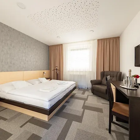 Bnc酒店 - 餐厅 - 保龄球 3*