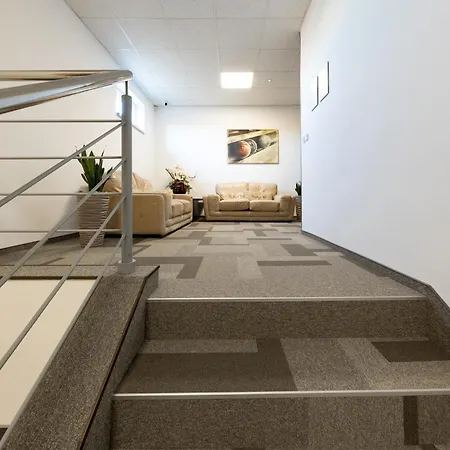 酒店 Bnc酒店 - 餐厅 - 保龄球 3*